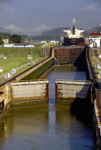 073 Panamakanaal, sluis.JPG